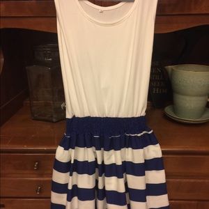 Blue and white dress 👗 super cute💓